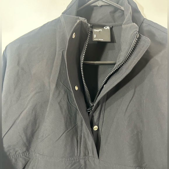 NWT GAP WIND BREAKER TOP HALF ZIPPER FRONT POCKETS ELASTIC WAIST LINE SIZE SMALL - Picture 5 of 9